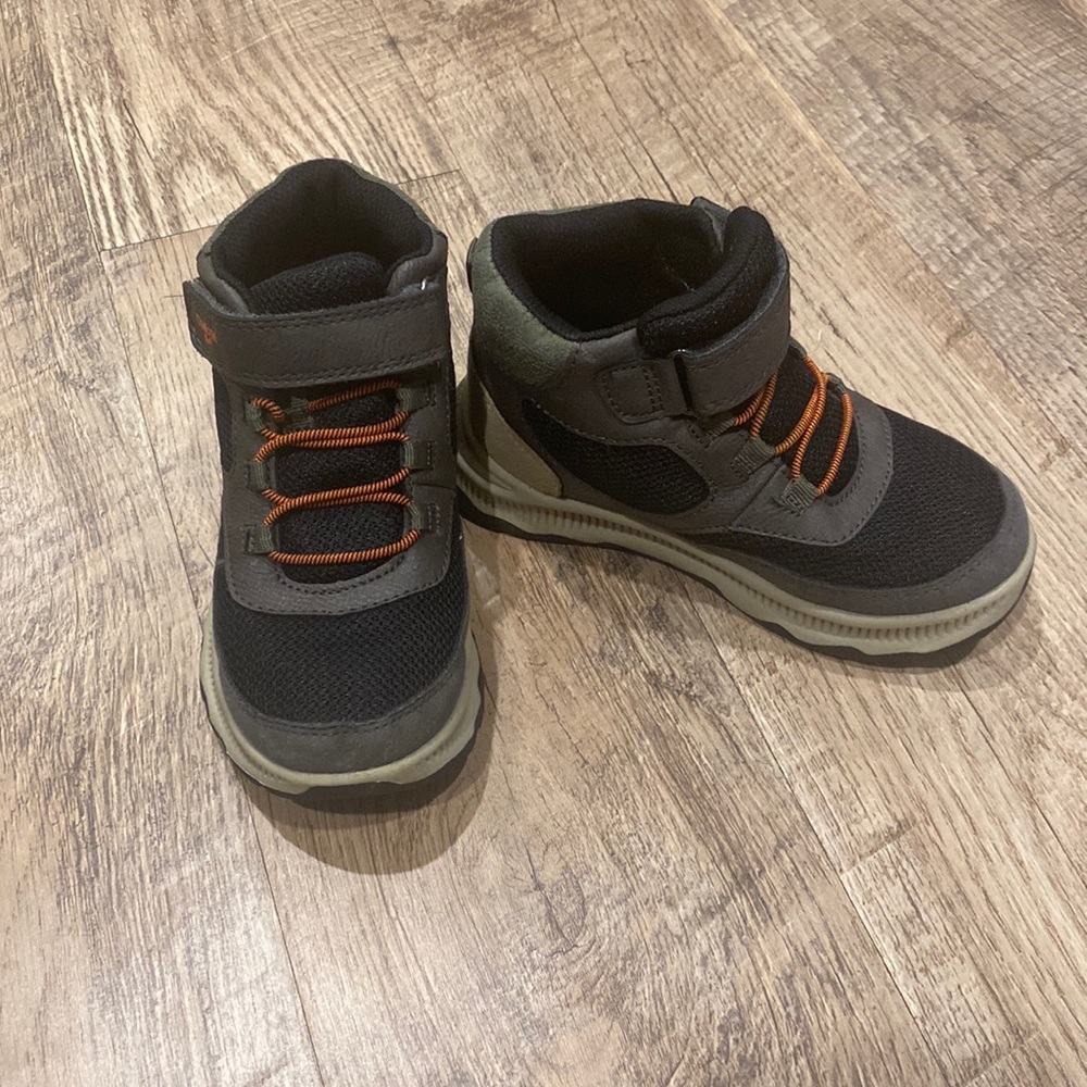 OshKosh B’gosh boot shoe boys size 11 toddler